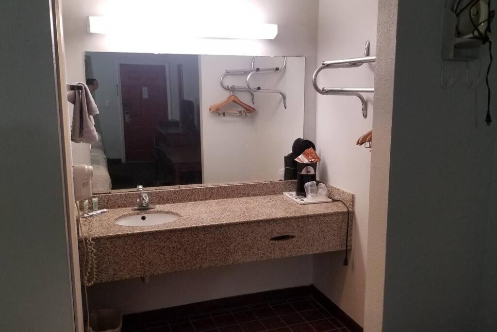 Hotel 2 Queens Beds Hotel Room 127 Stillwater Luaran gambar